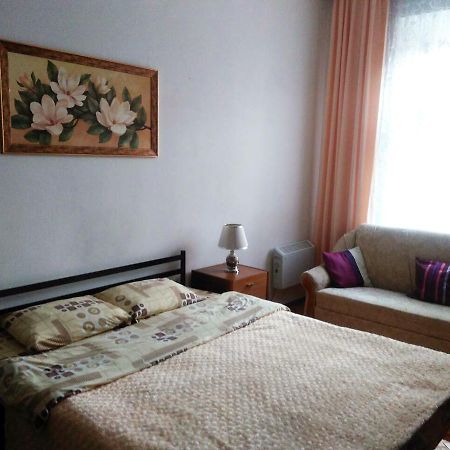 Apartment On Krakovskaya 9 ลวีฟ ภายนอก รูปภาพ