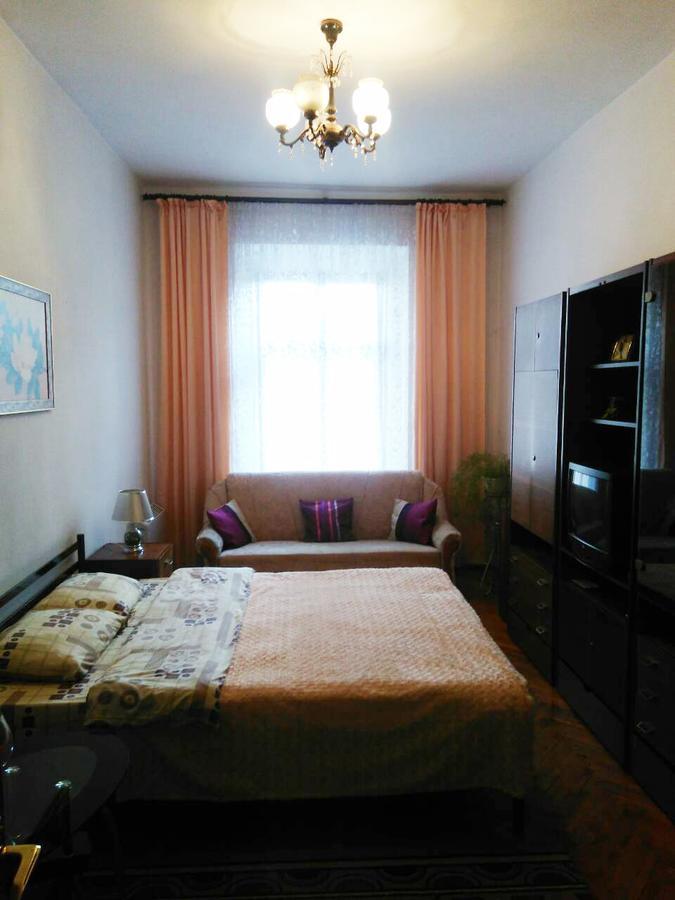 Apartment On Krakovskaya 9 ลวีฟ ภายนอก รูปภาพ